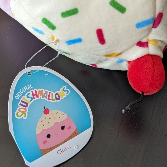 Squishmallow BNWT Clara the Cupcake 🧁 8" - Picture 2 of 3